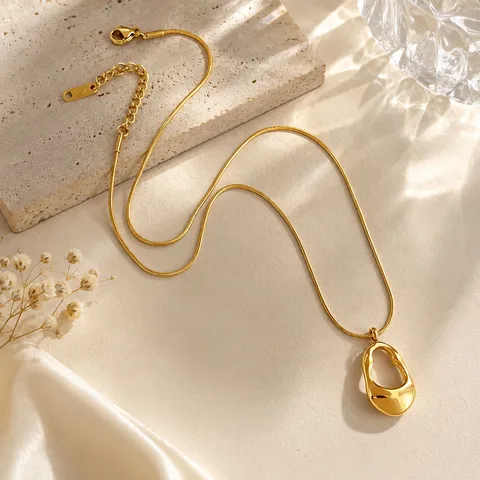 Aurelia necklace