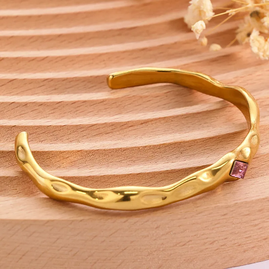Ivvara handcuff