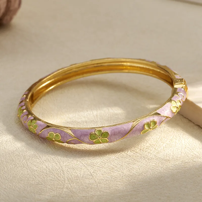 Floral beauty bangle