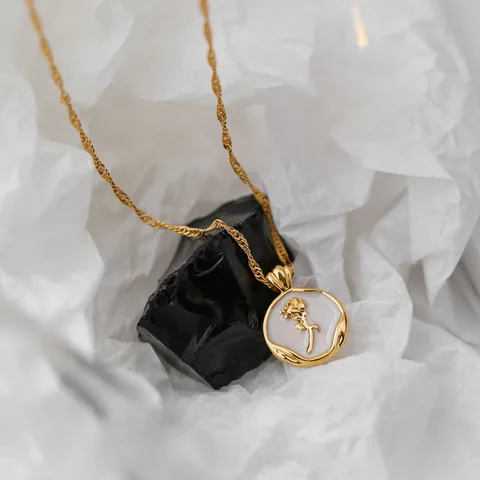 Rosy necklace