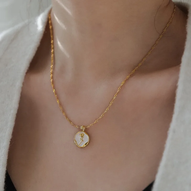 Rosy necklace