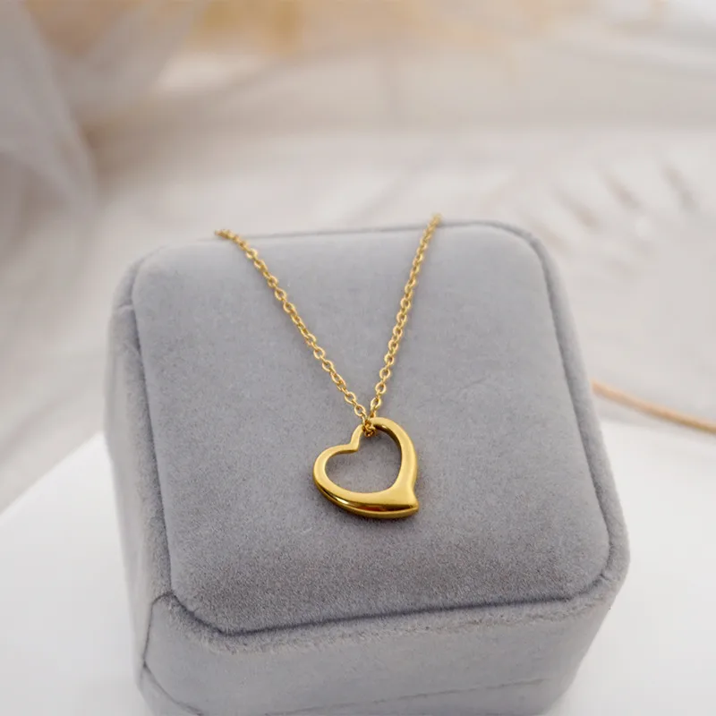 Whole heart necklace