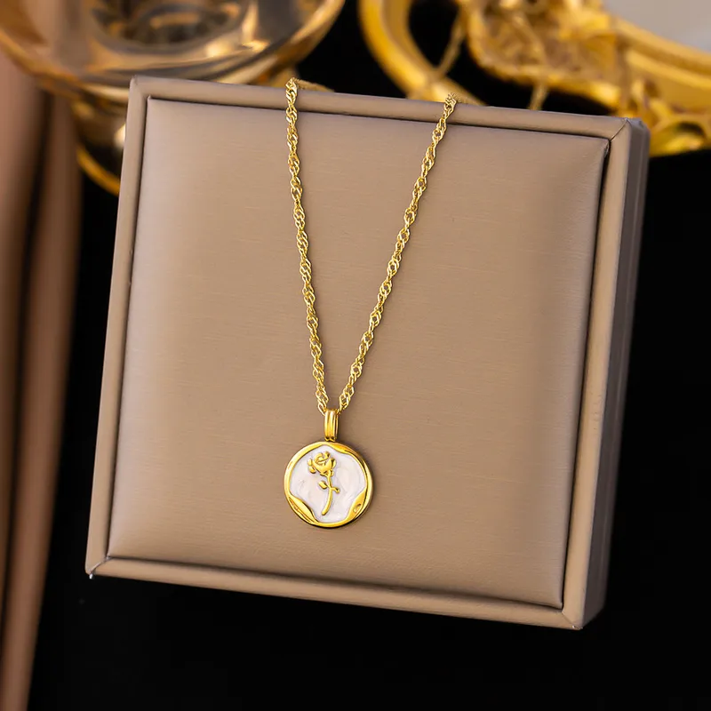 Rosy necklace