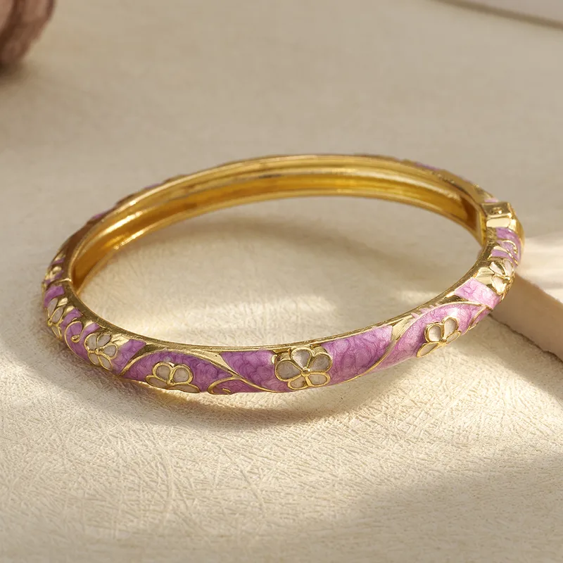 Floral beauty bangle
