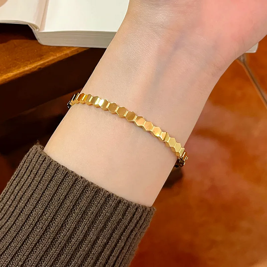 Pentagon shine bracelet