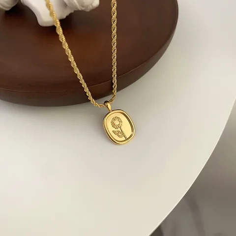 The sunflower necklace