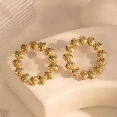 Shell circle earrings