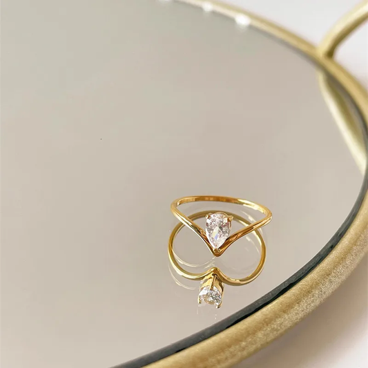 V diamond ring