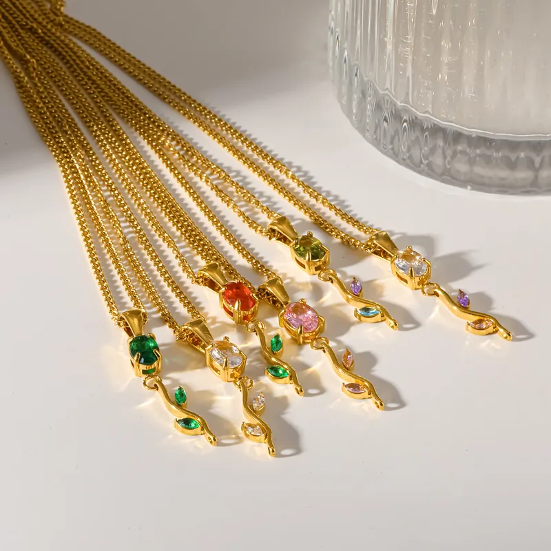 Single tulip necklace