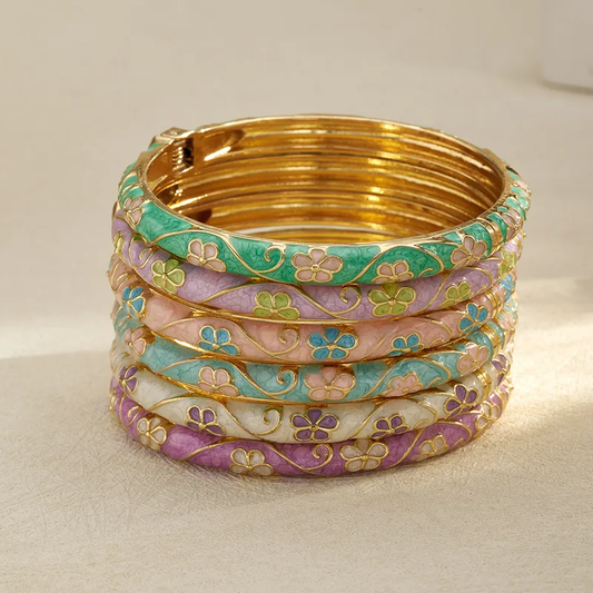 Floral beauty bangle