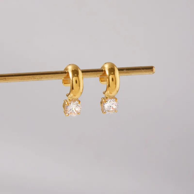 Stone earcuff