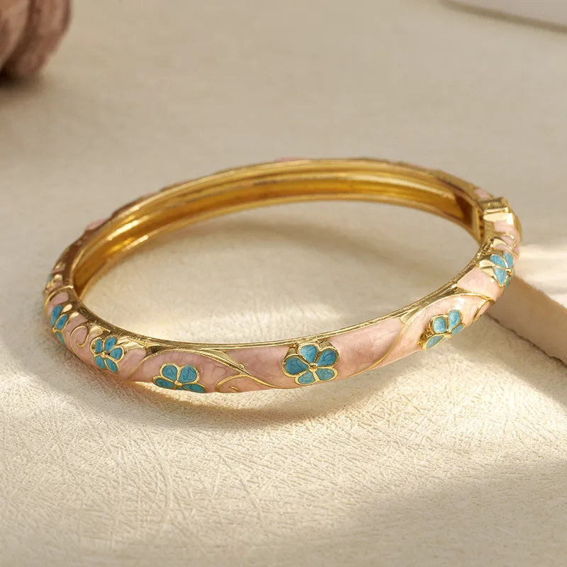 Floral beauty bangle