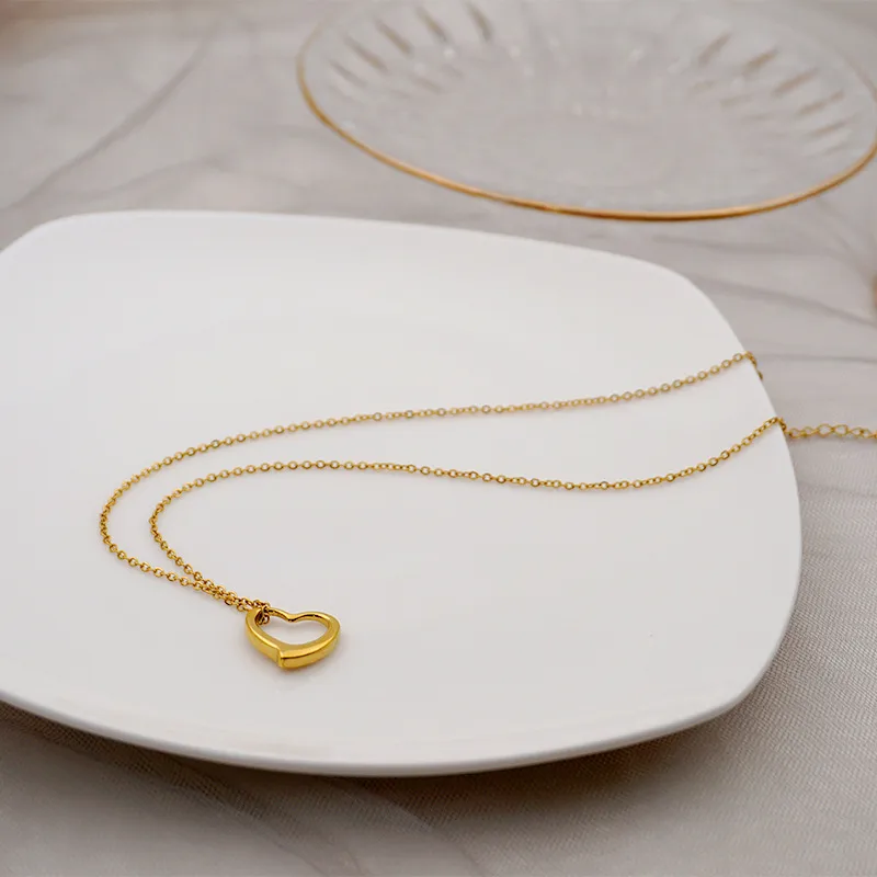 Whole heart necklace